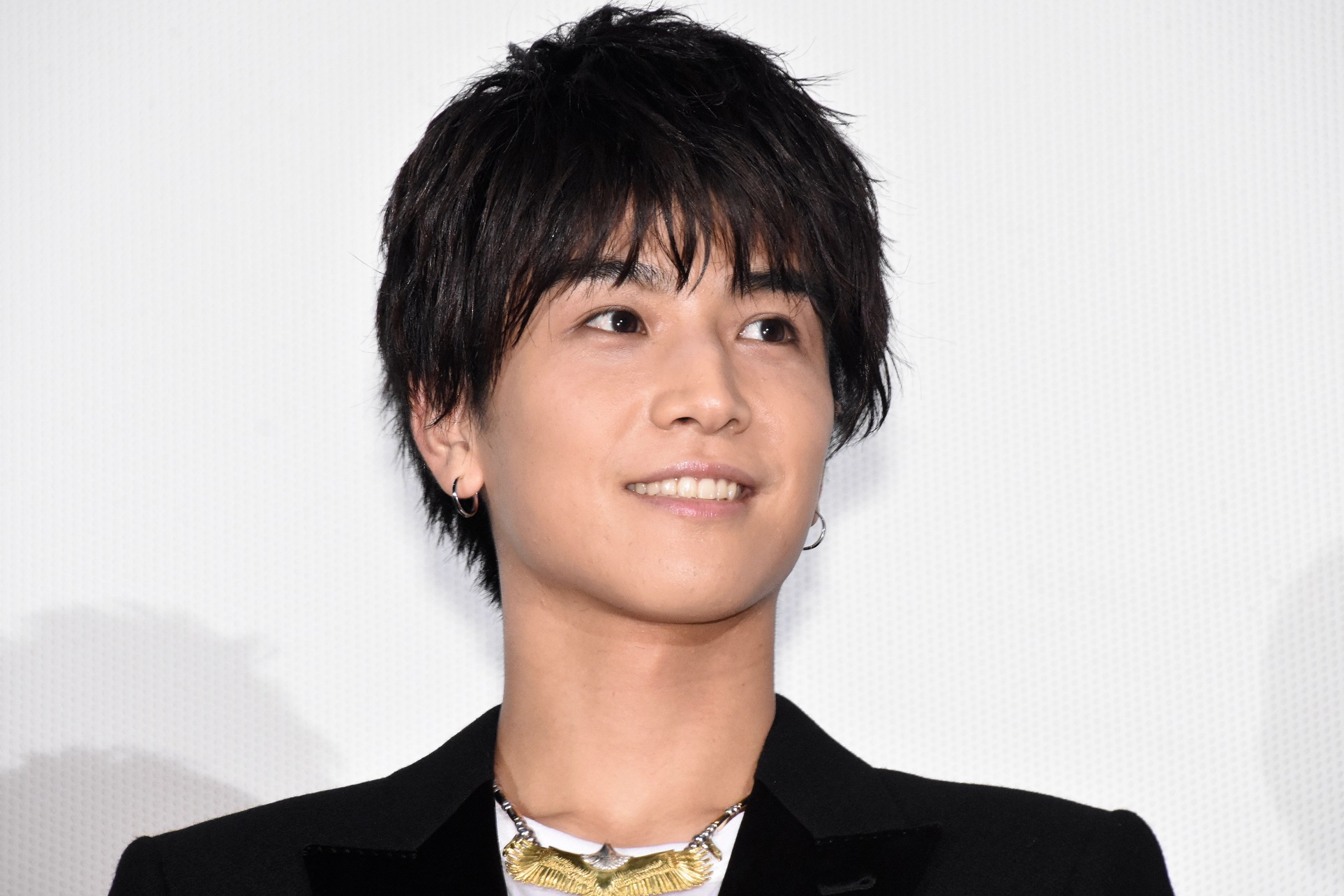 登坂広臣 ØMI『SHINE』リリース記念アイテム 月型ランプ受注発売