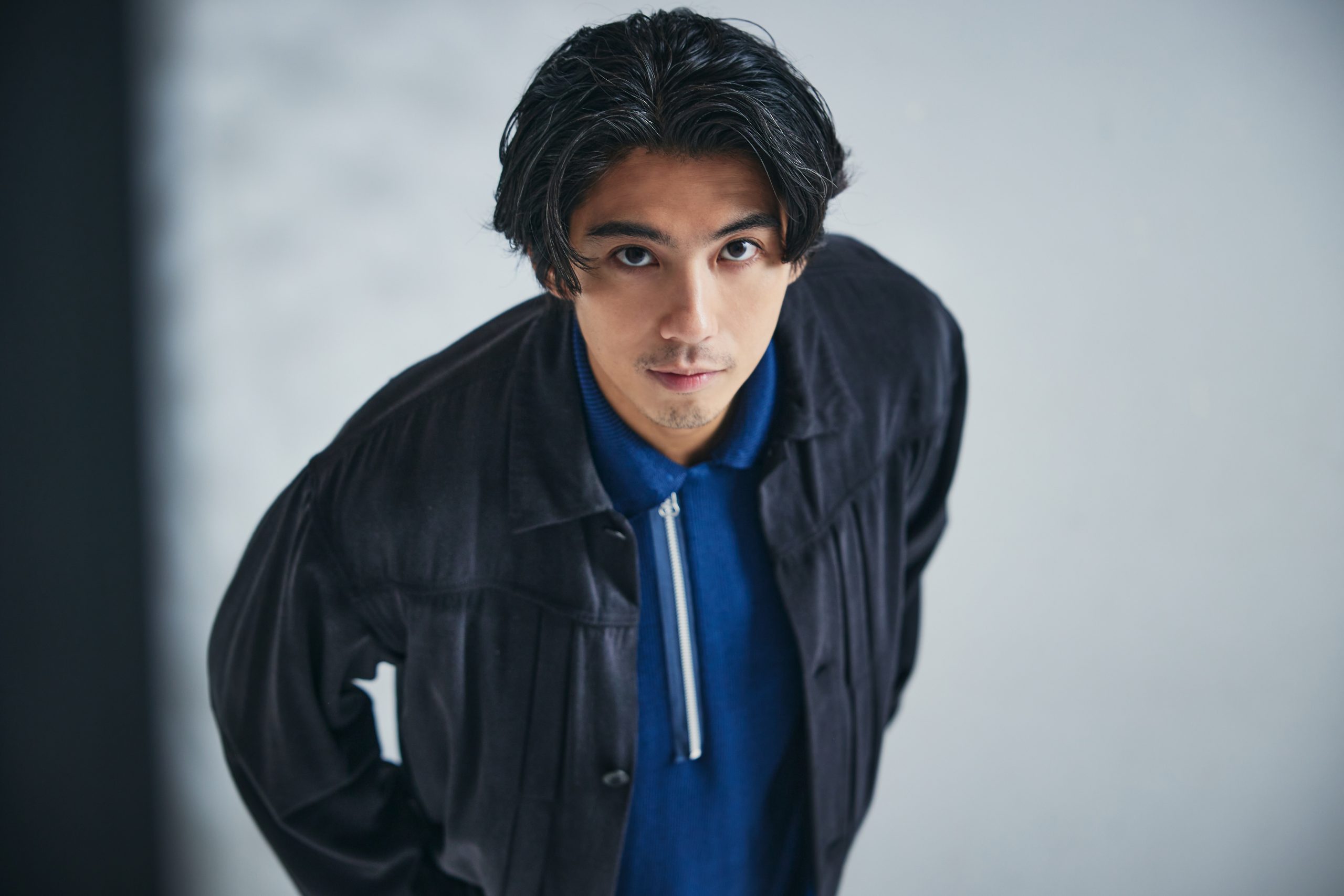 忍びの家 House of Ninjas」主演 兼 原案 賀来賢人インタビュー 世界中